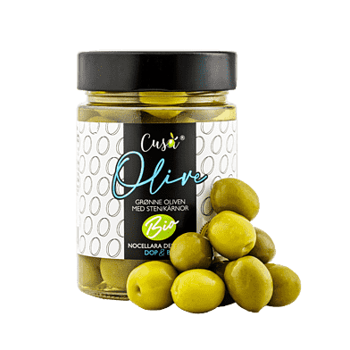 Gröna oliver med kärnor