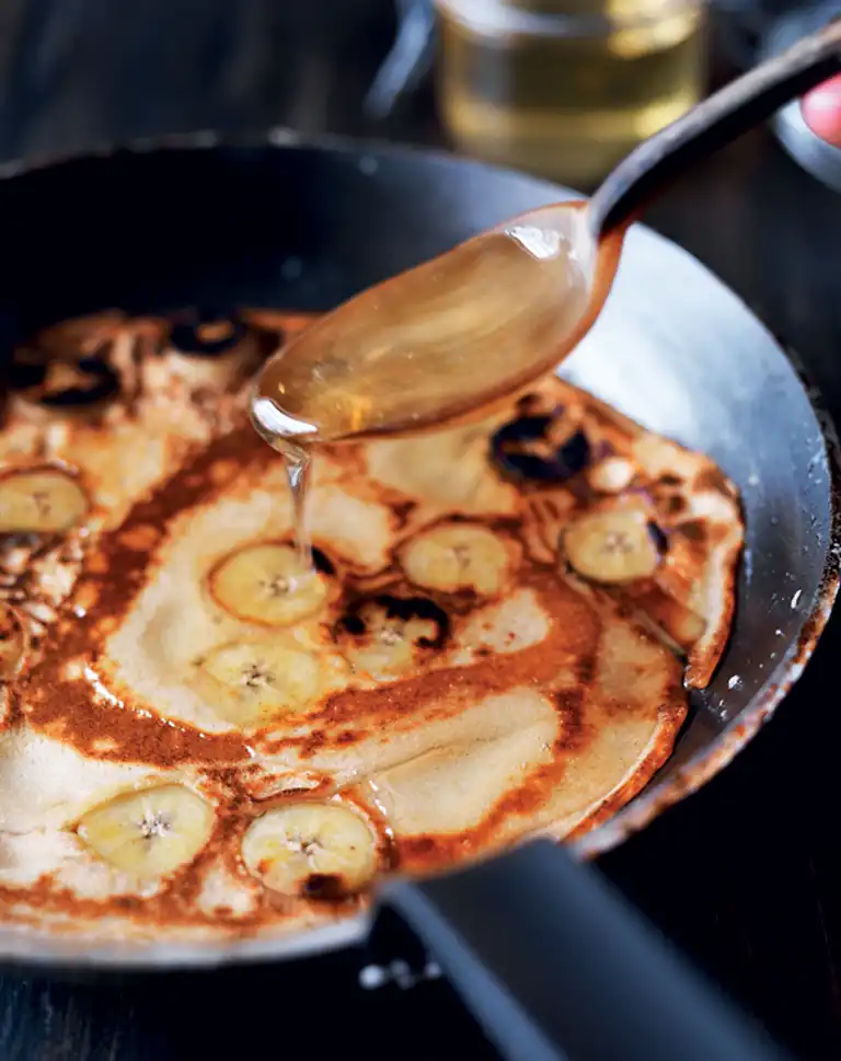 Bananpandekager med rismel, kokosmælk og sirup