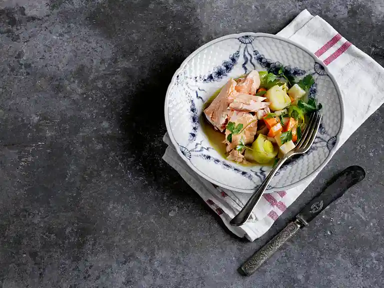 Braiseret laks med rodfrugter og kartofler