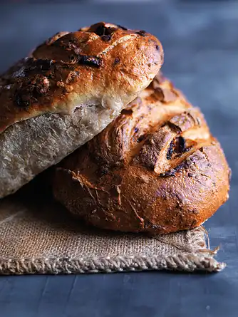 Brød med tørret frugt