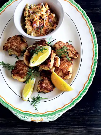 Fiskefrikadeller med grøn remoulade 