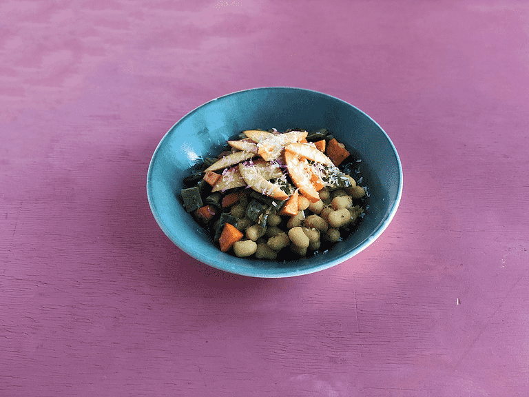 Gnocchetti med søde kartofler, flade bønner, nektarin og parmesan
