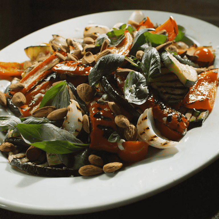 Grillet ratatouille salat med ristede mandler