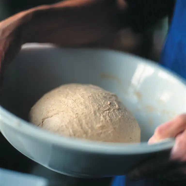 Kærnemælksbrød med brændenælder