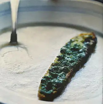 Krydderurtebrød med persillepesto