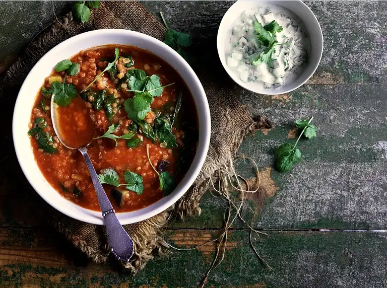 Linsesuppe med agurkeraita