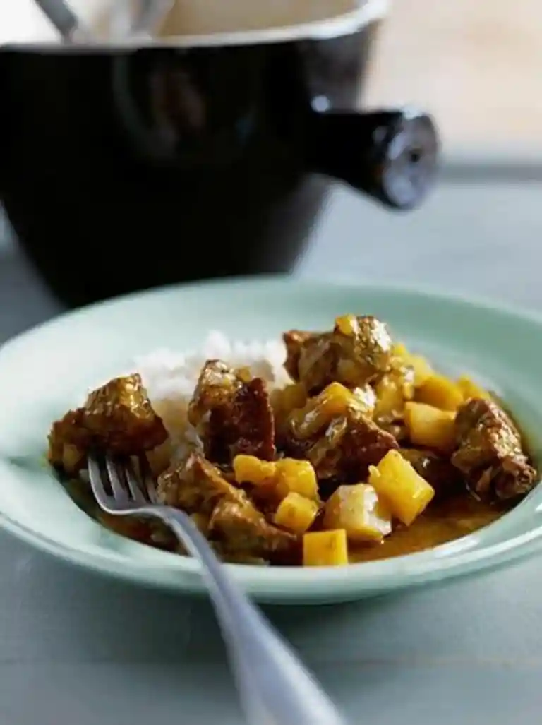 Oksegryde med kokosmælk og brune ris