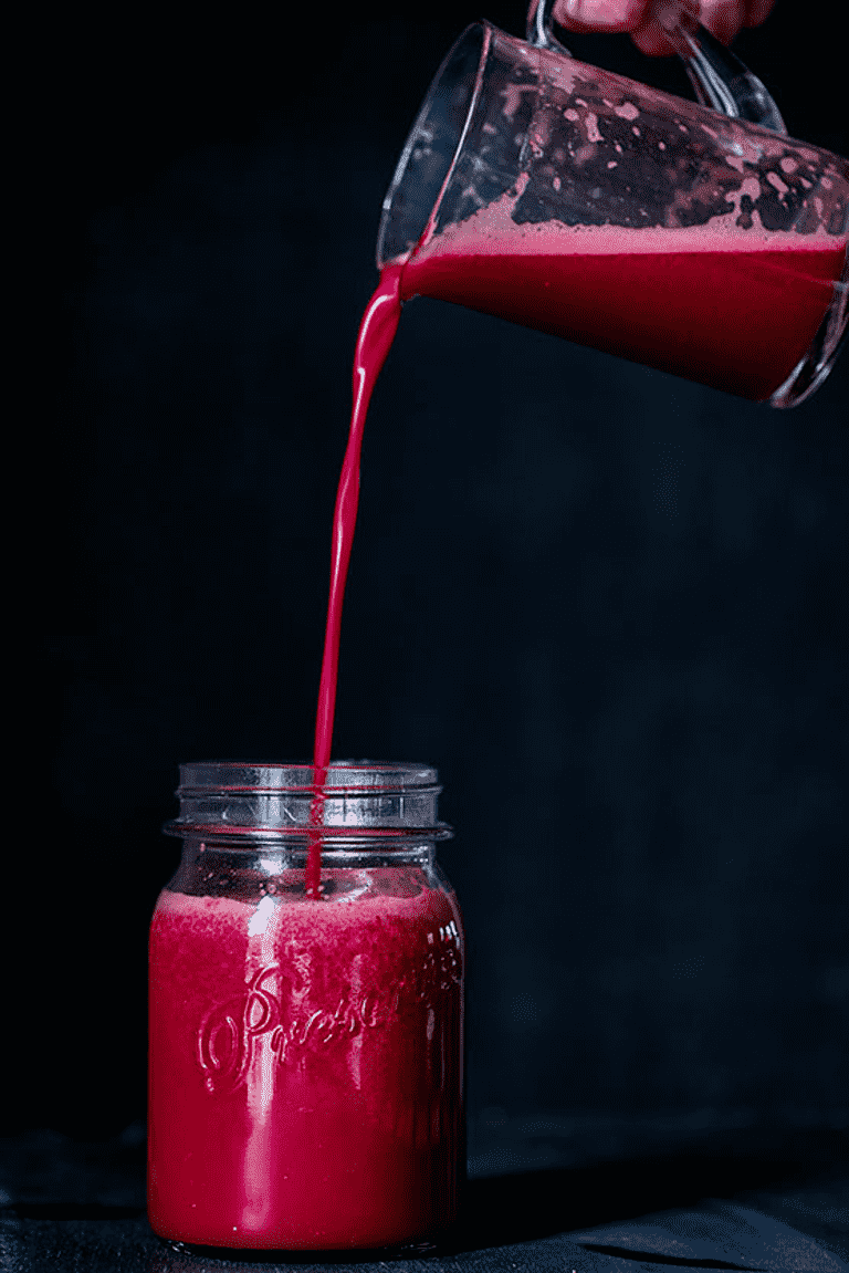 Rødbede- og grapefrugtnøddemælk