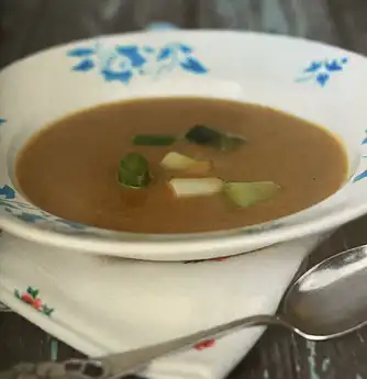 Selleri-porresuppe med karry og hvidløg