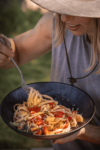 Spaghetti og tomatsauce med giardiniera