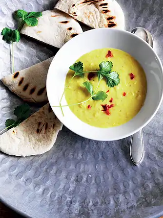 Spicy majssuppe med chili og koriander 