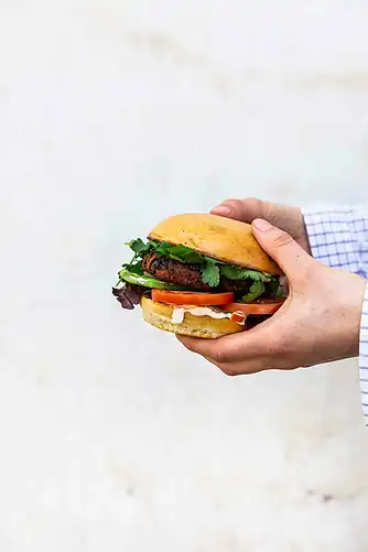 Til 10 portioner: Burger med svampebønnebøf