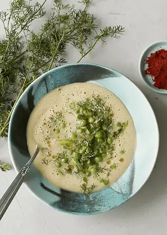 Til 10 portioner: Flækærtesuppe med asparges og grønne skud