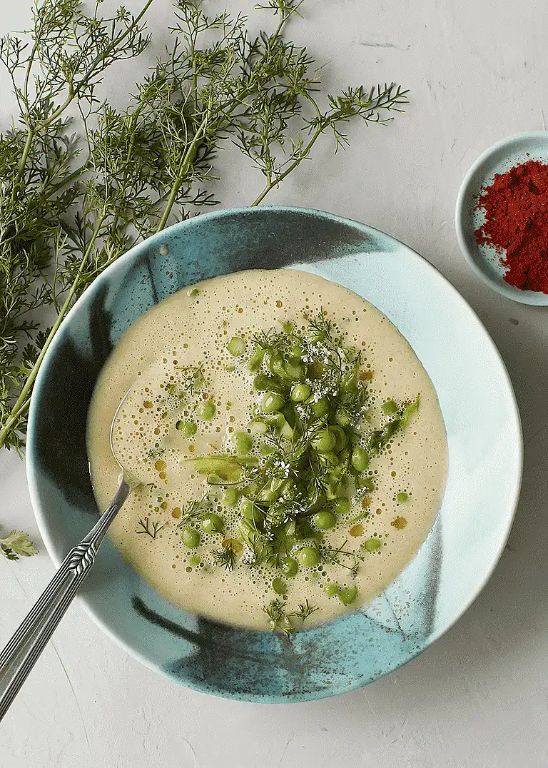 Til 10 portioner: Flækærtesuppe med asparges og grønne skud