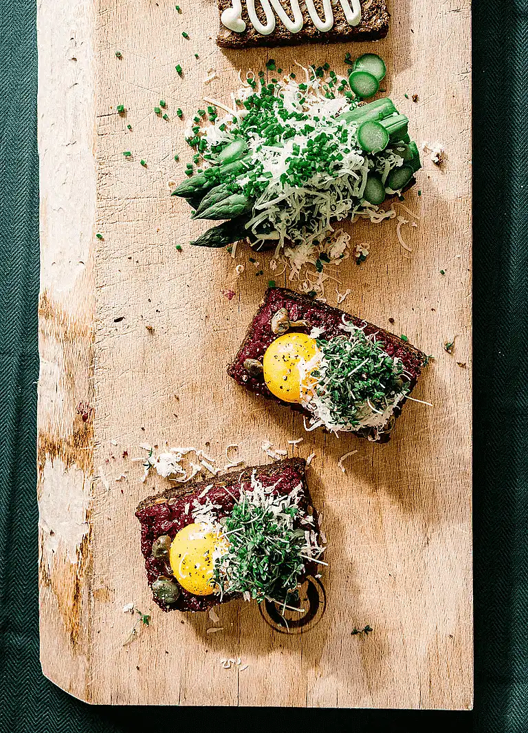 Til 10 portioner: Rødbedetatar – til smørrebrød