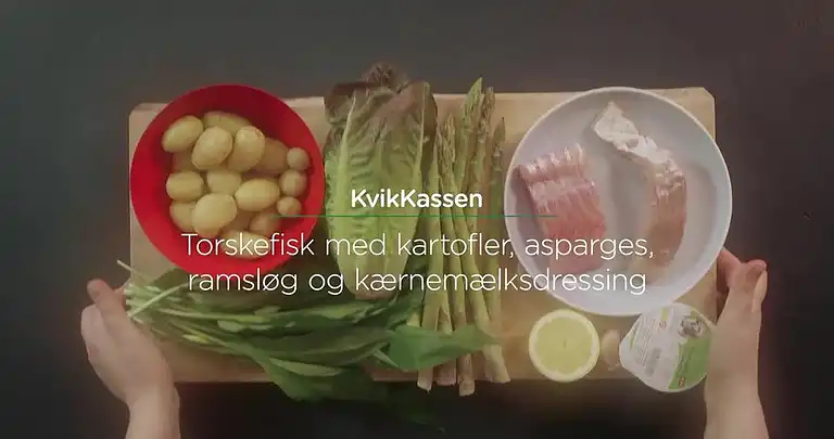 Torskefisk med kartofler, asparges, ramsløg og kærnemælksdressing