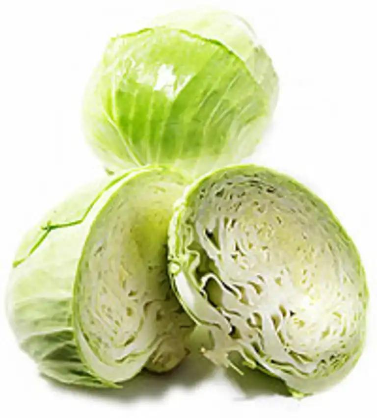 Ångad kål med purjolök och bacon