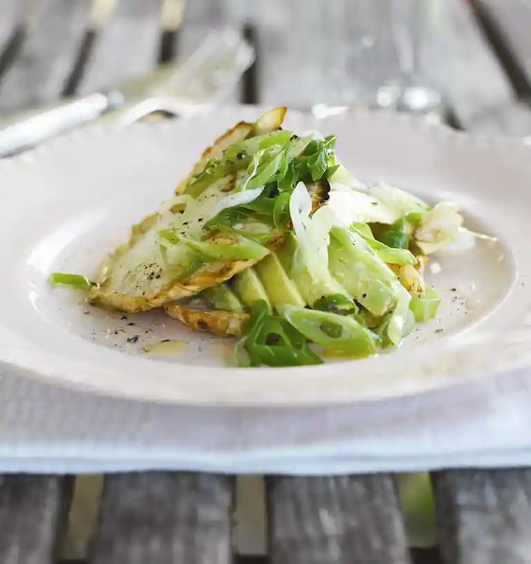 Bakad selleri eller kålrabbi med avokado