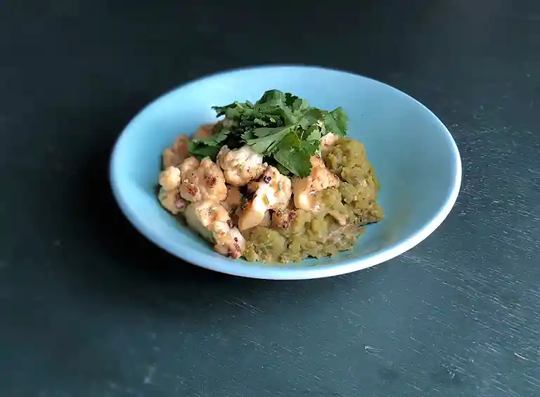 Spicy ärtröra med blomkål i miso och koriander